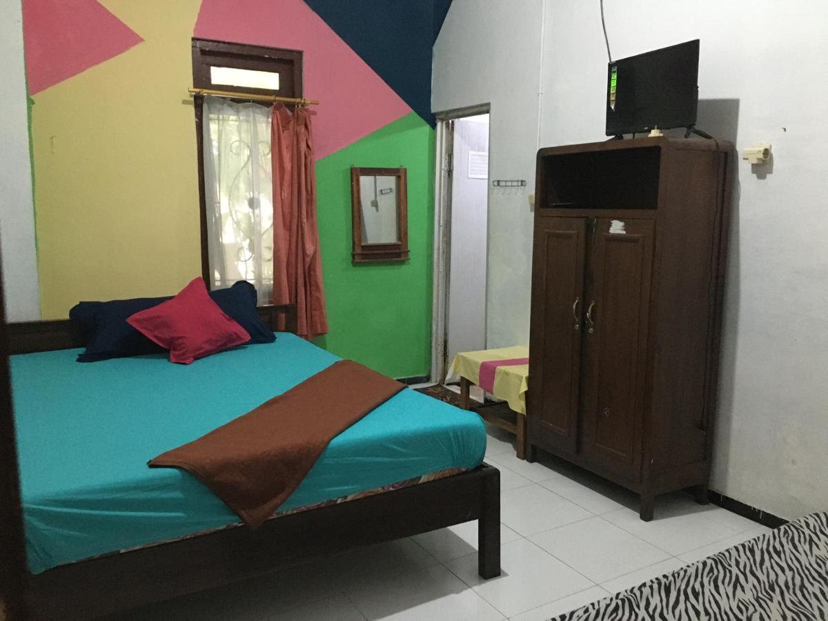 Destiny House Hotel ยอกยาการ์ตา ภายนอก รูปภาพ