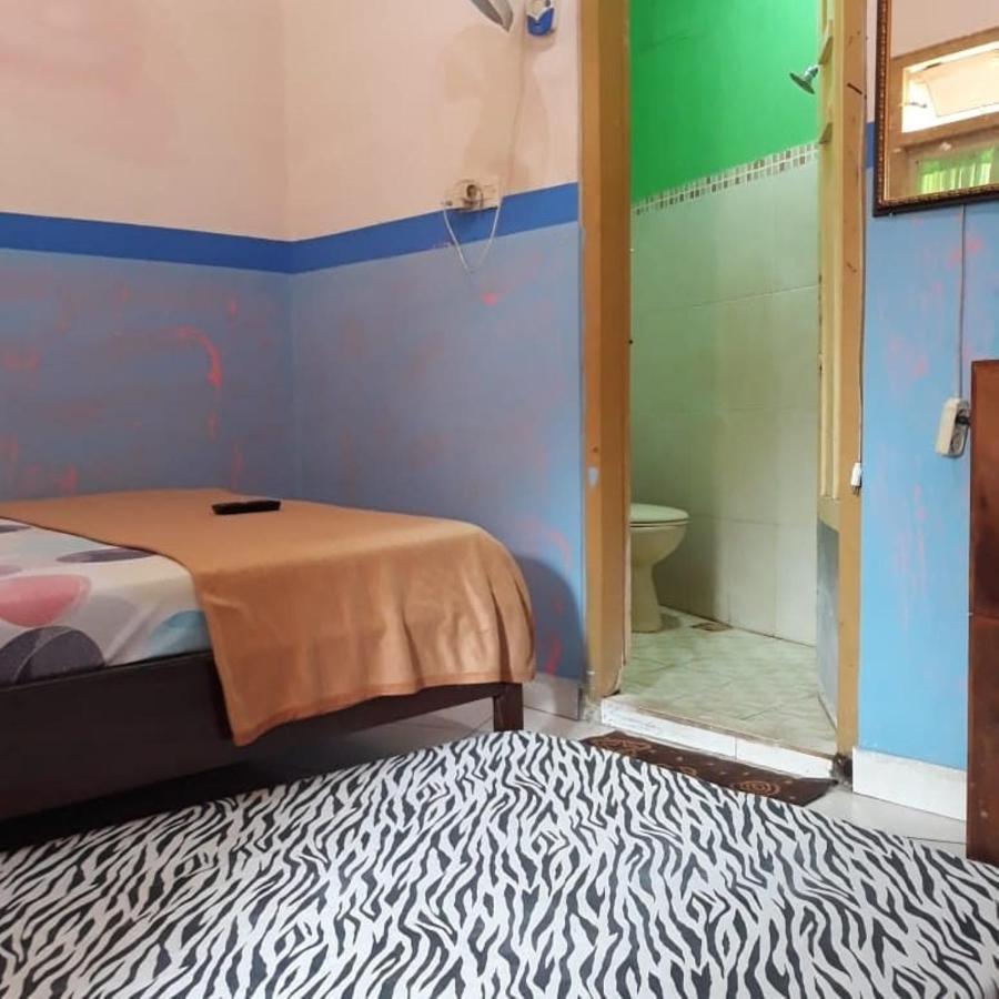 Destiny House Hotel ยอกยาการ์ตา ภายนอก รูปภาพ