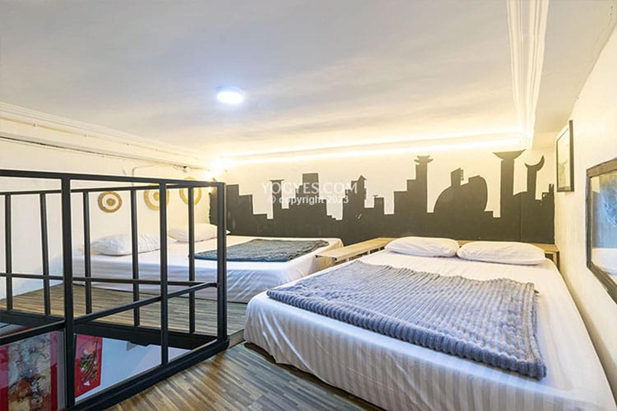 Destiny House Hotel ยอกยาการ์ตา ภายนอก รูปภาพ