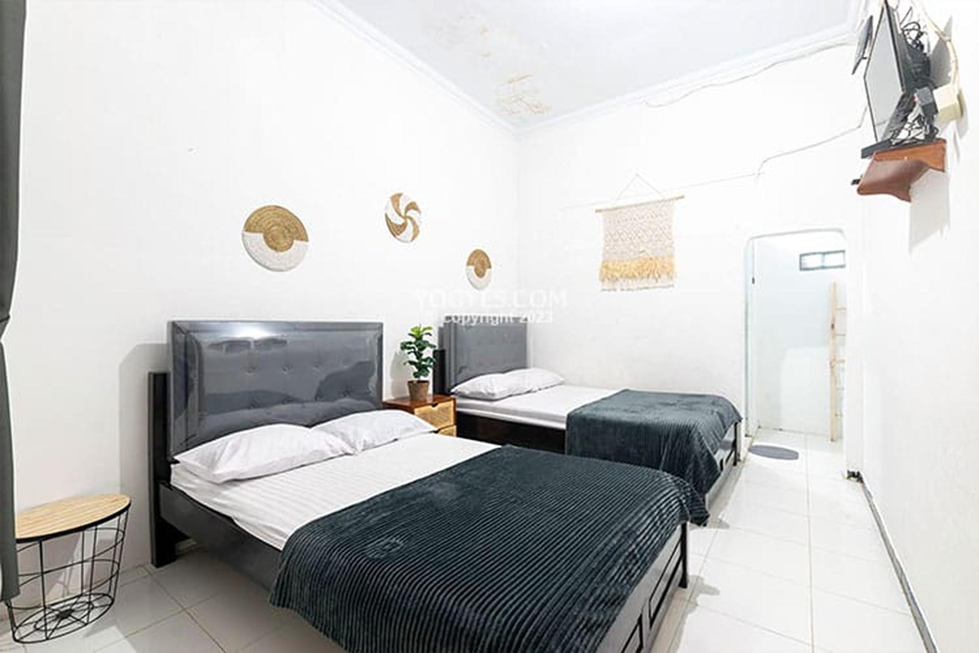 Destiny House Hotel ยอกยาการ์ตา ภายนอก รูปภาพ